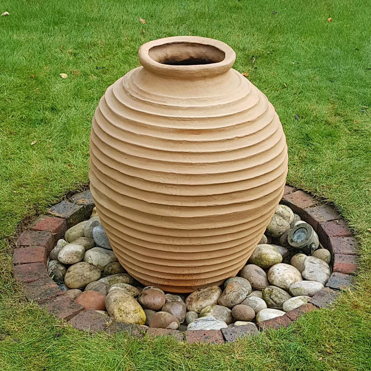 Beehive Pot - Image 2