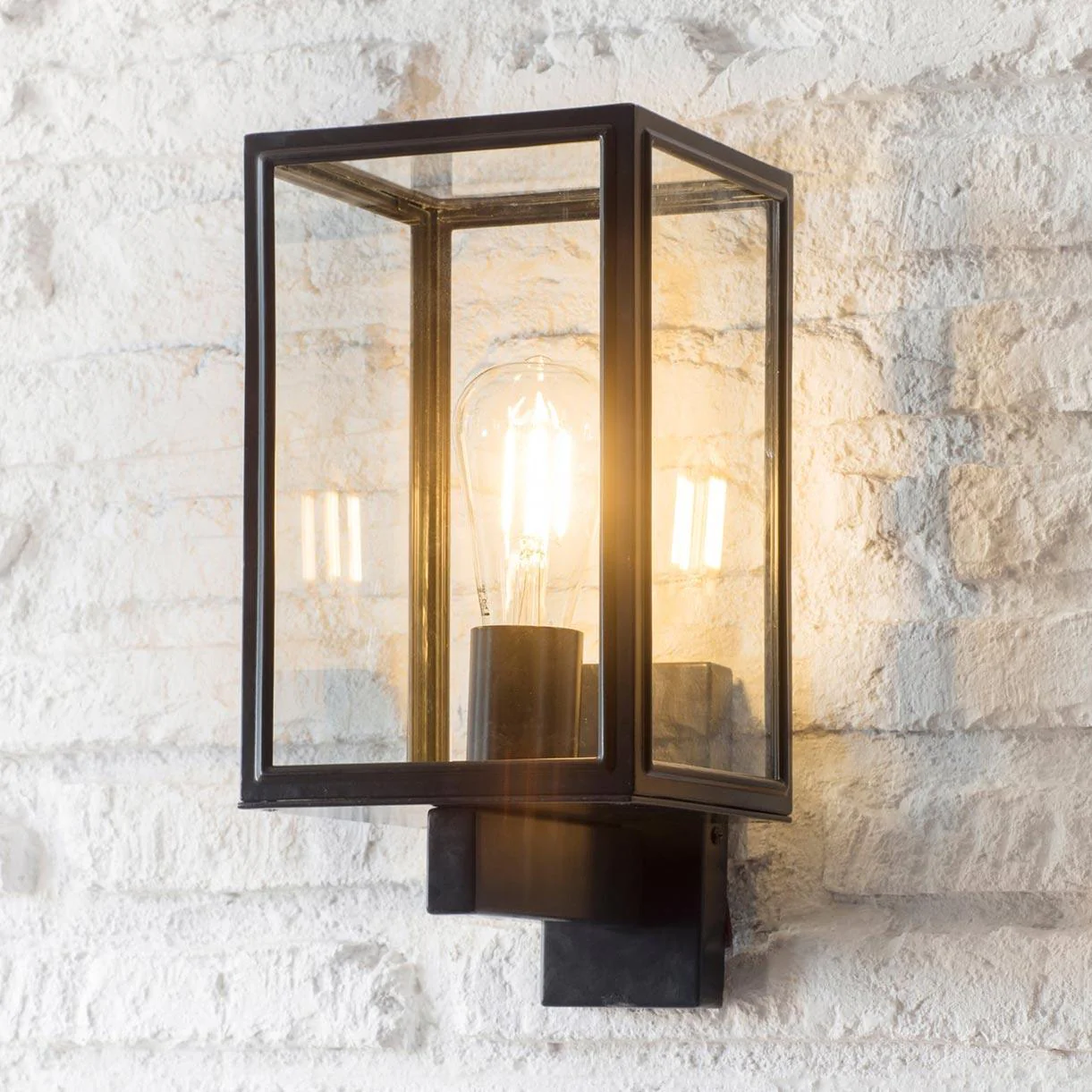 Belgrave Outdoor Carriage Lanterns - Image 2