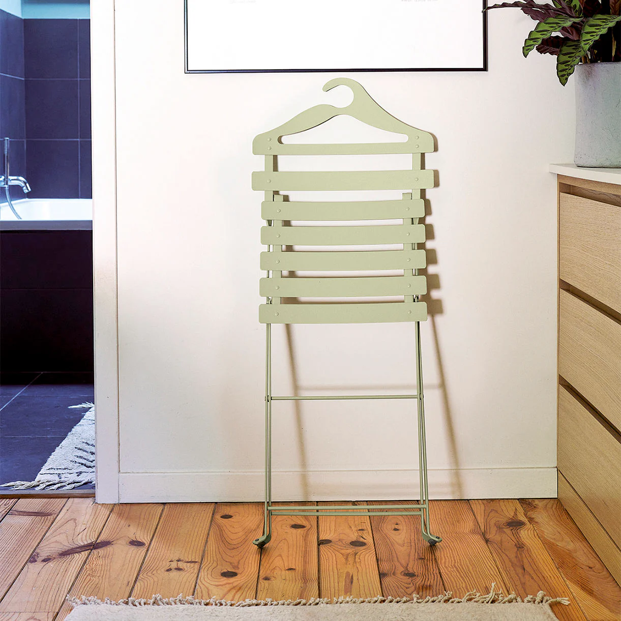 Bistro Valet Chair - Image 4
