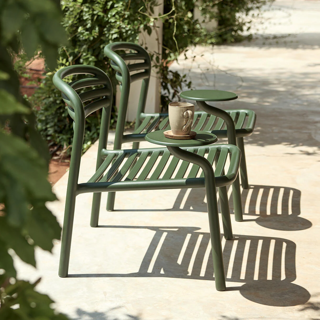 Bliss Lounge Chair with side table - Image 2