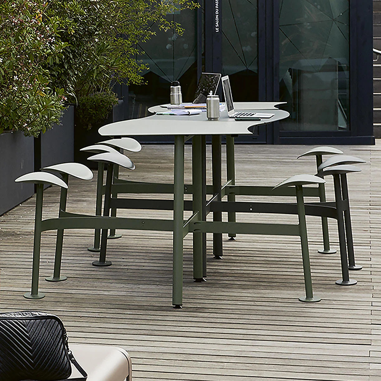Bolder Table with 3 Seats - Image 3