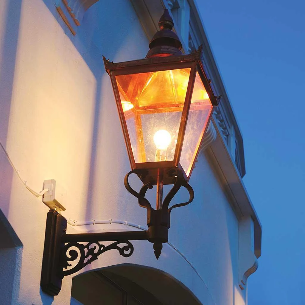 Chelsea Grande Outdoor Up Wall Lantern
