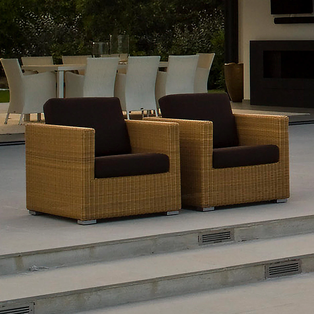 Chester Lounge Chair - Image 4