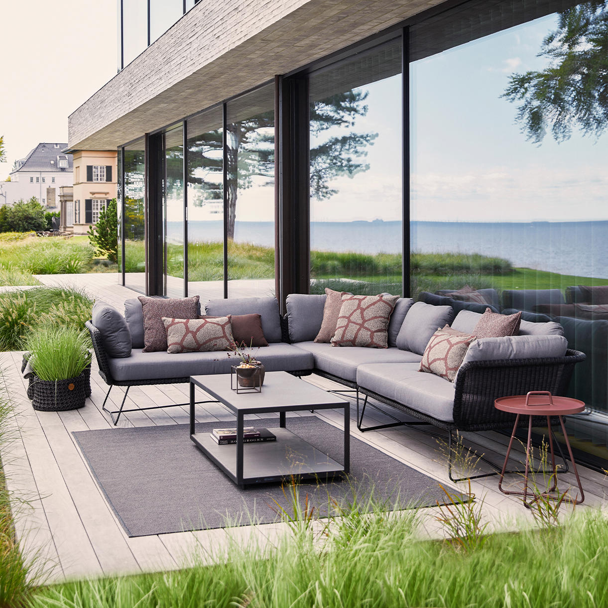 Circle Outdoor Rectangular Carpets - Image 2