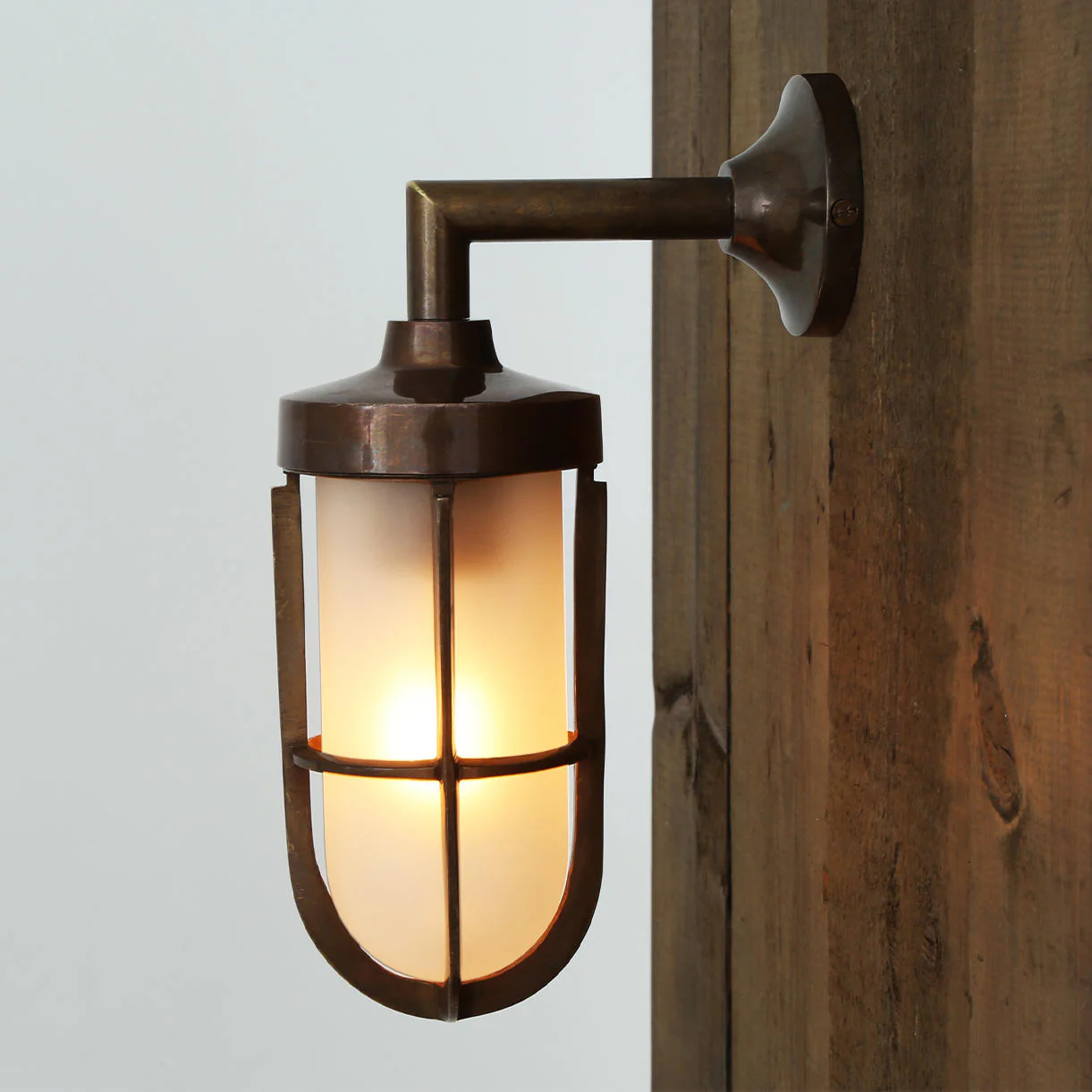 Cladach Brass Well Outdoor Wall Light - Image 3