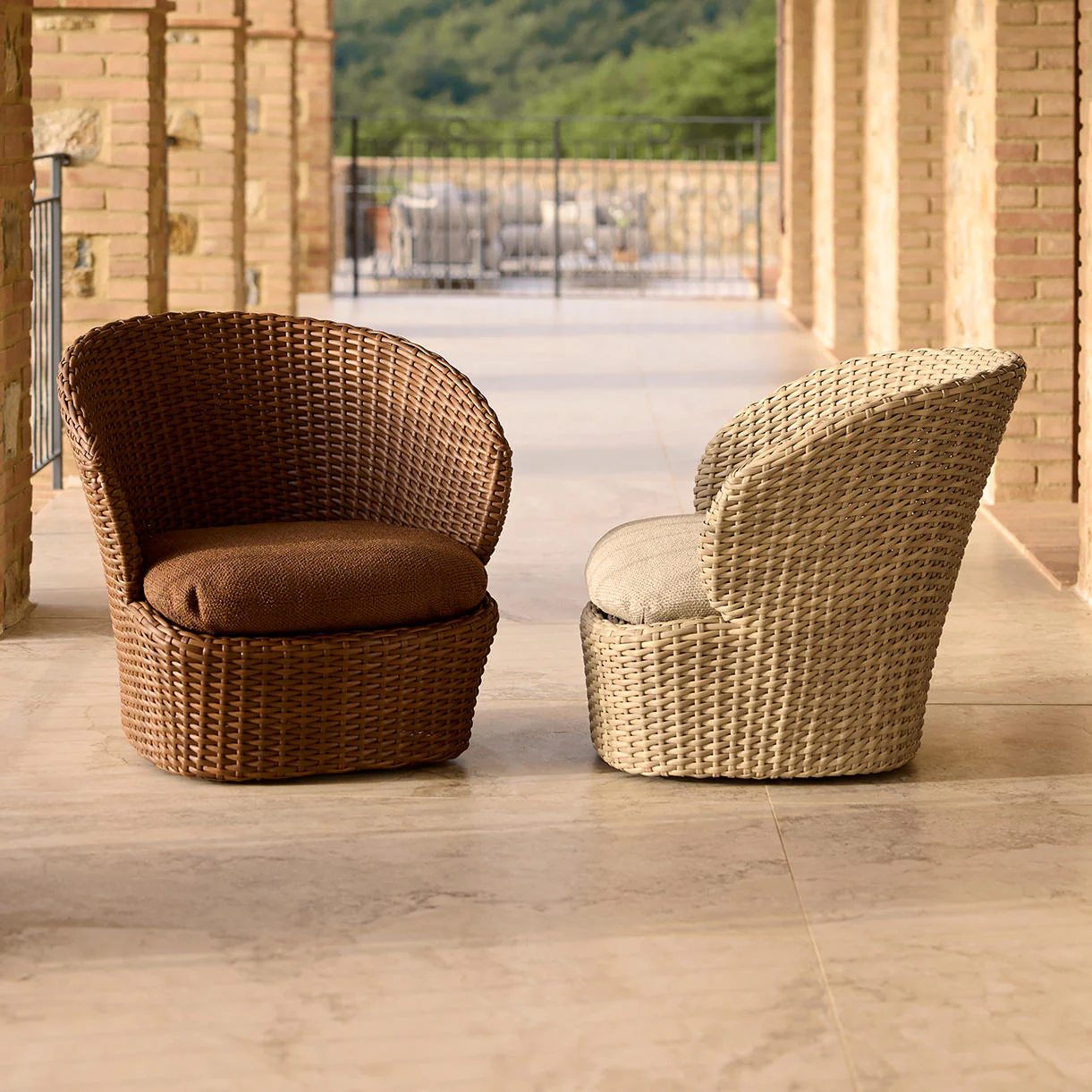 Coast Swivel Lounge Chair