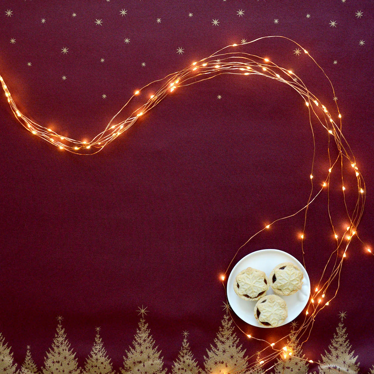 Coated Cotton Burgundy with Gold Christmas Tree