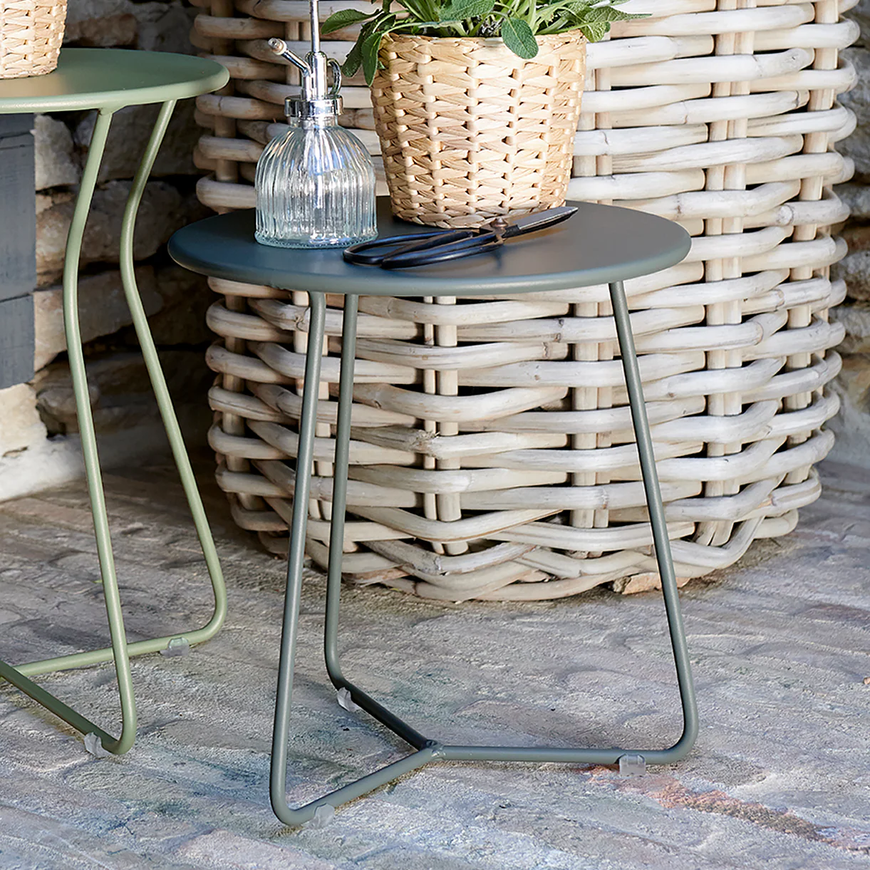 Cocotte Low Stool/Side table