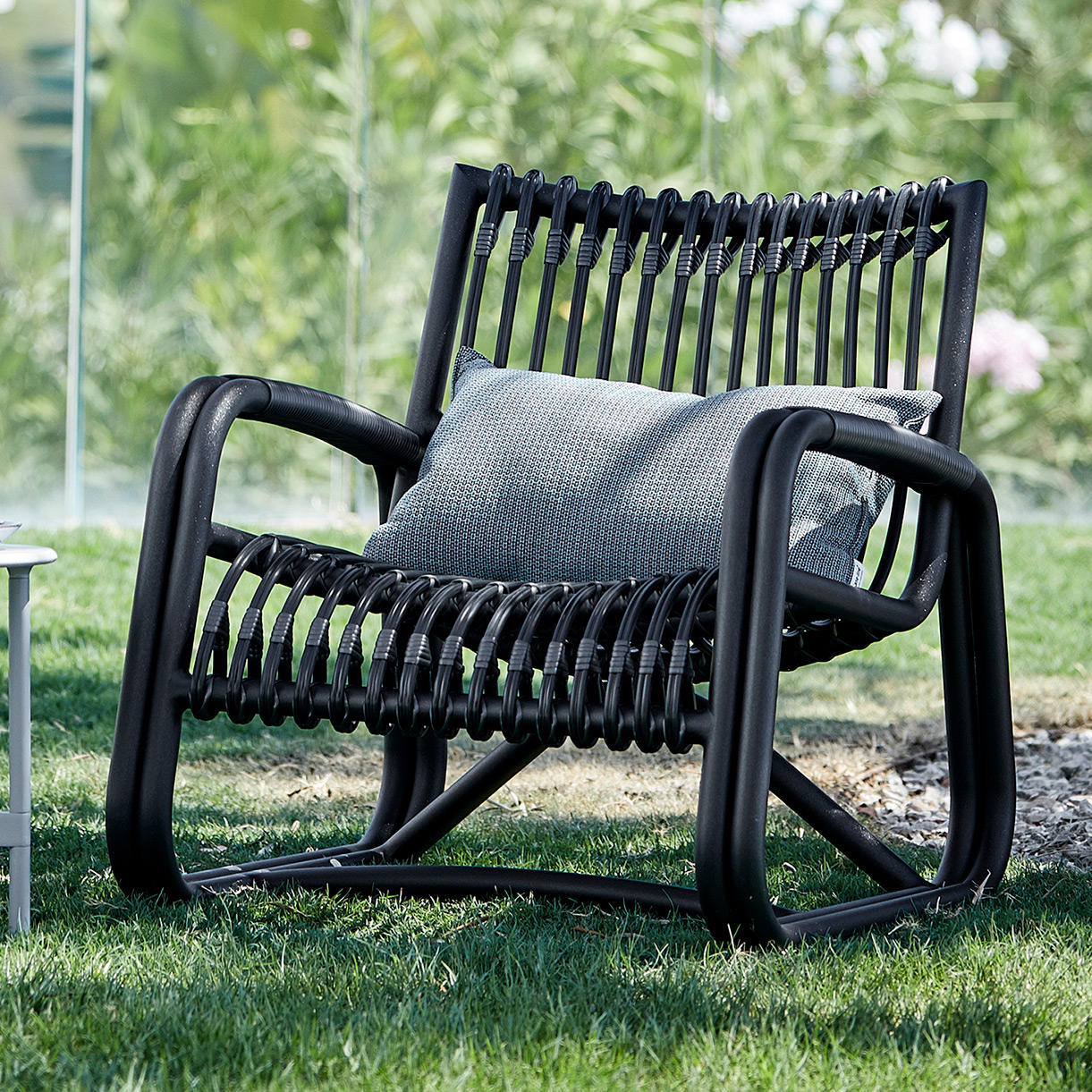 Curve Outdoor Lounge Chair