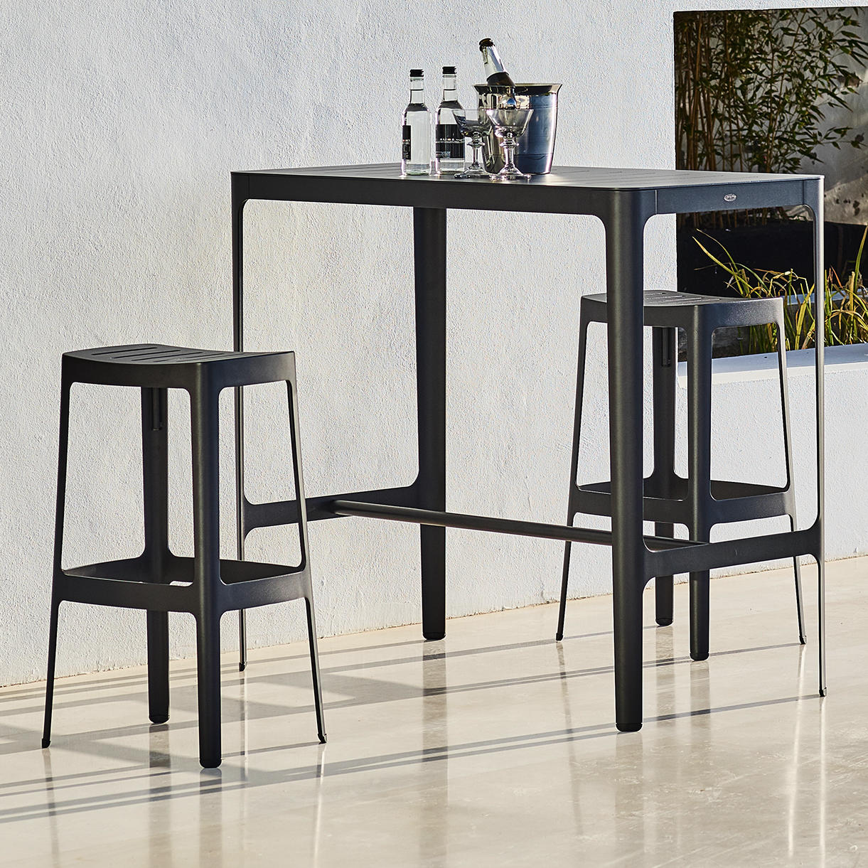 Cut Bar Table