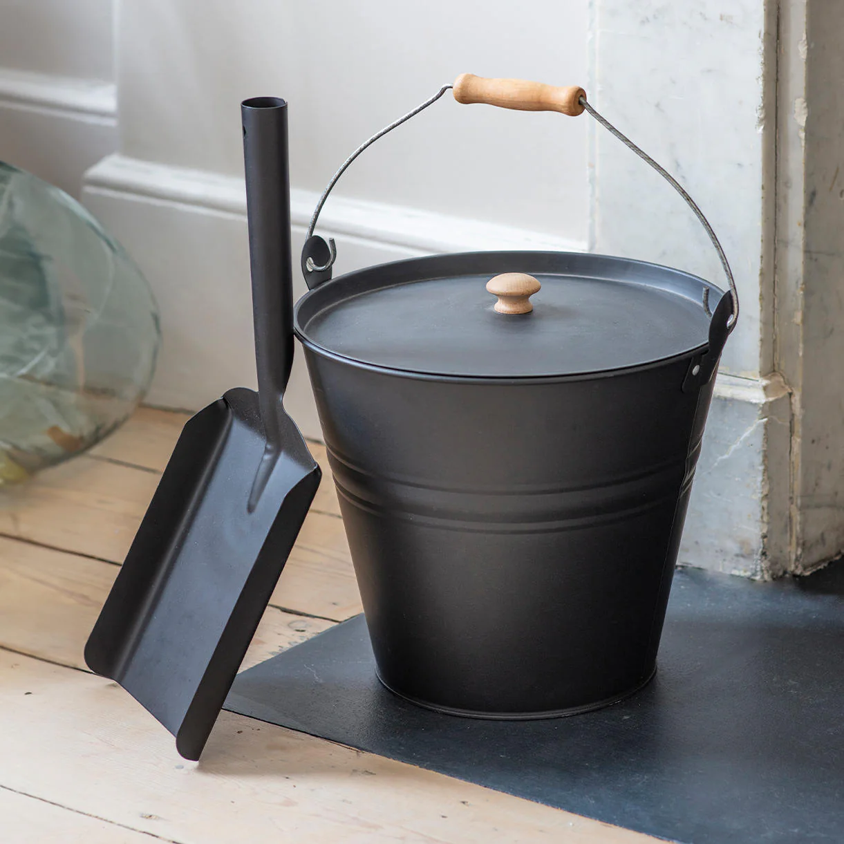 Fireside Set - Ash Bucket and Shovel - Image 3