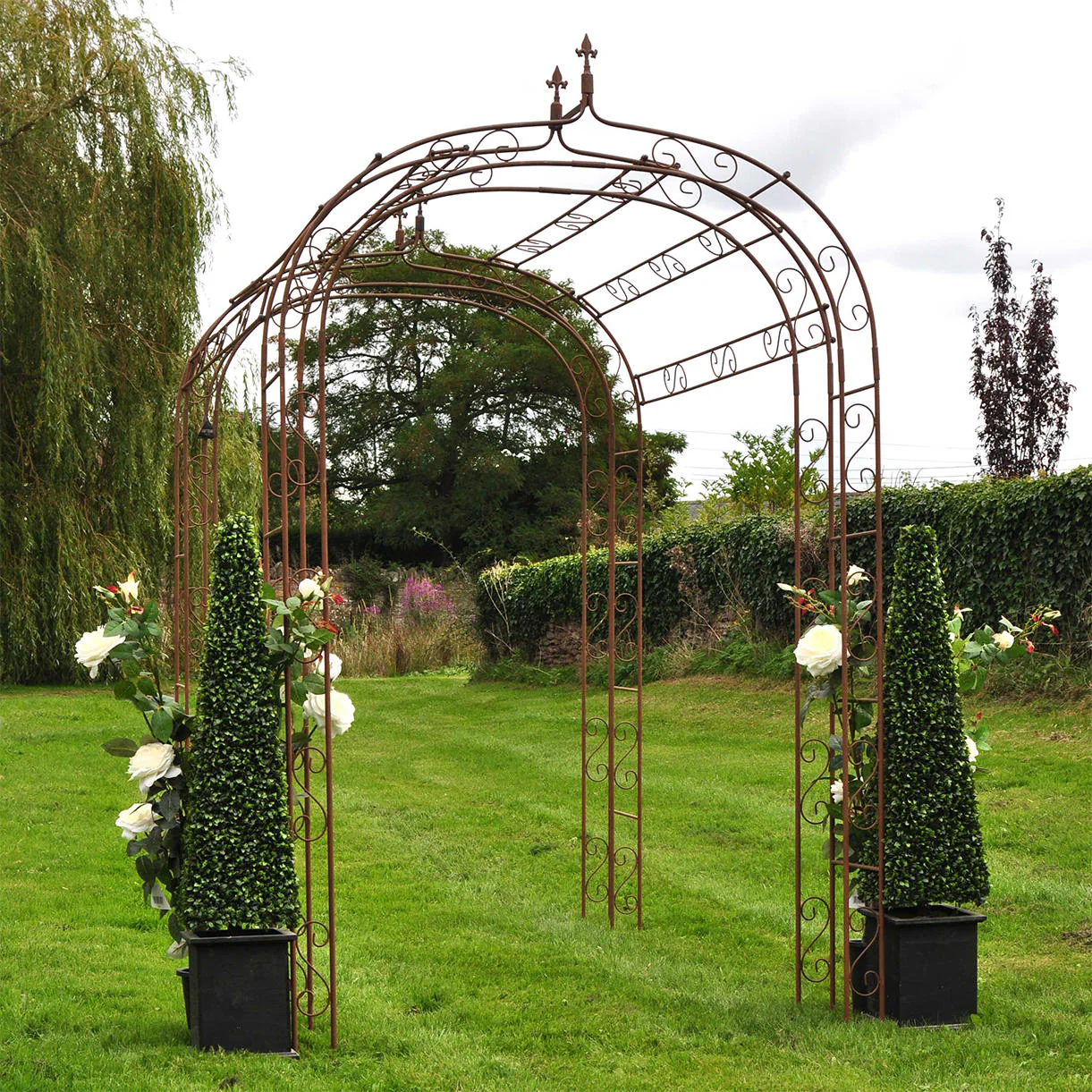 Fleur de Lys Linked Rose Arch - Image 2