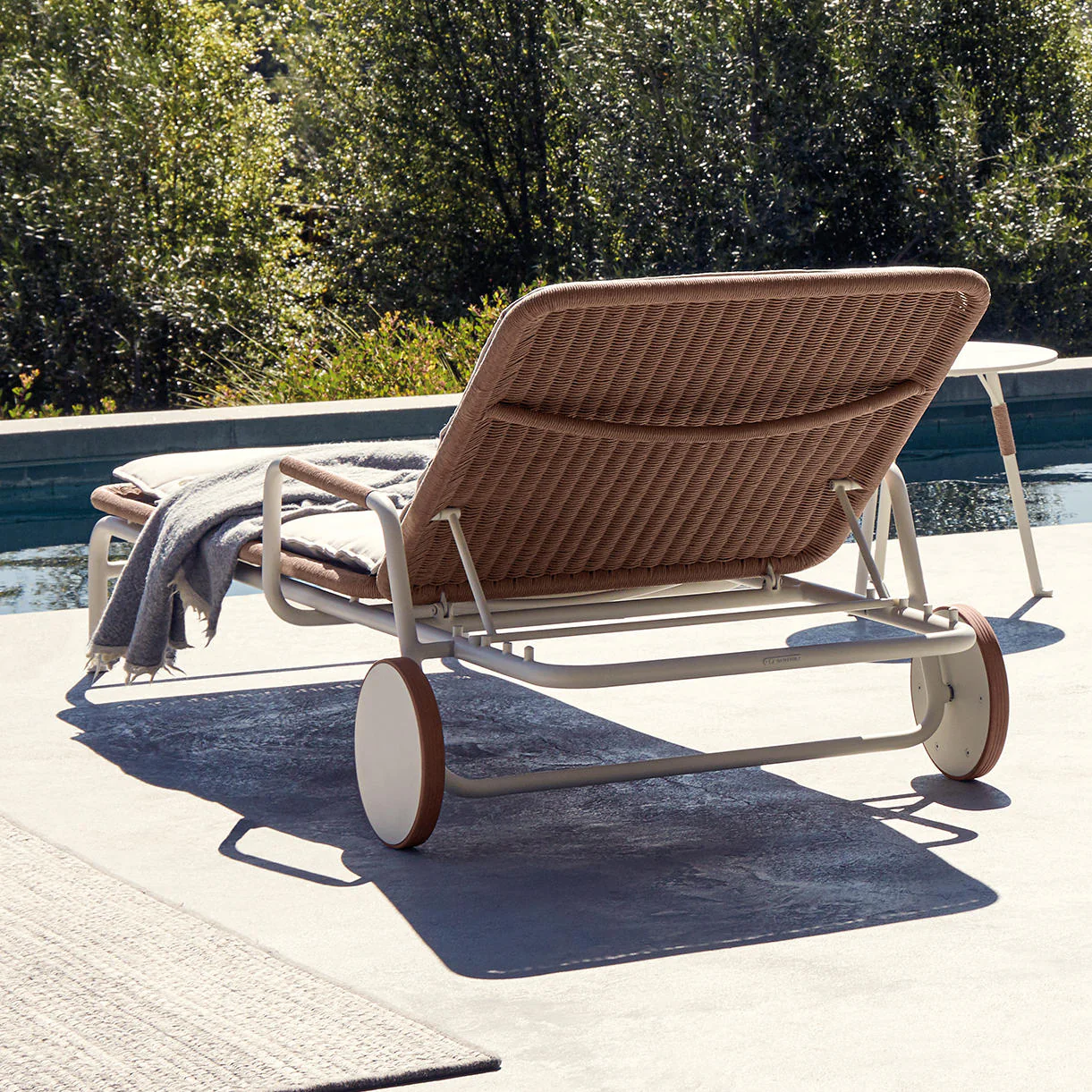 Fresco Lounger - Image 3