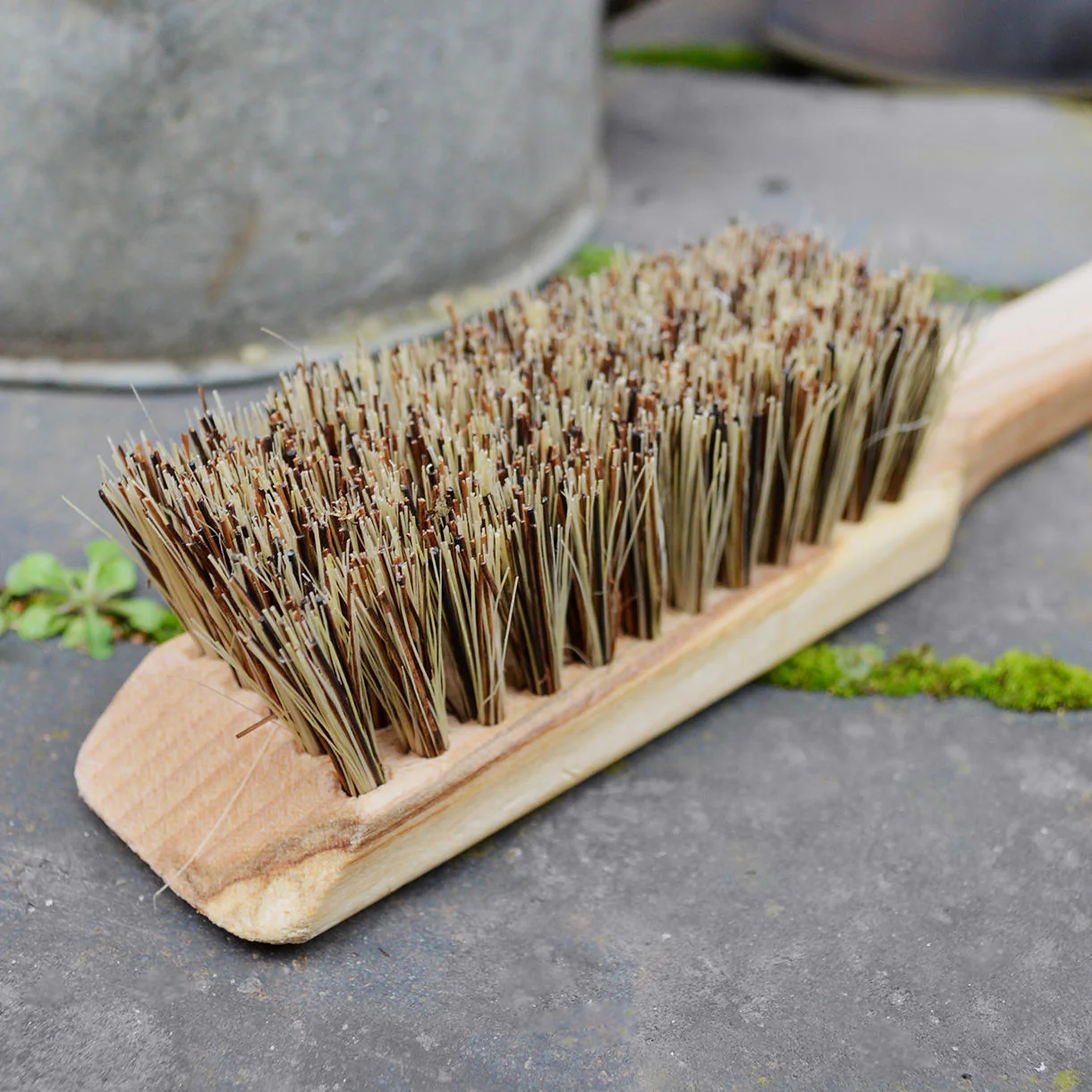 Gardening Brush and Scraper Tool - Image 3