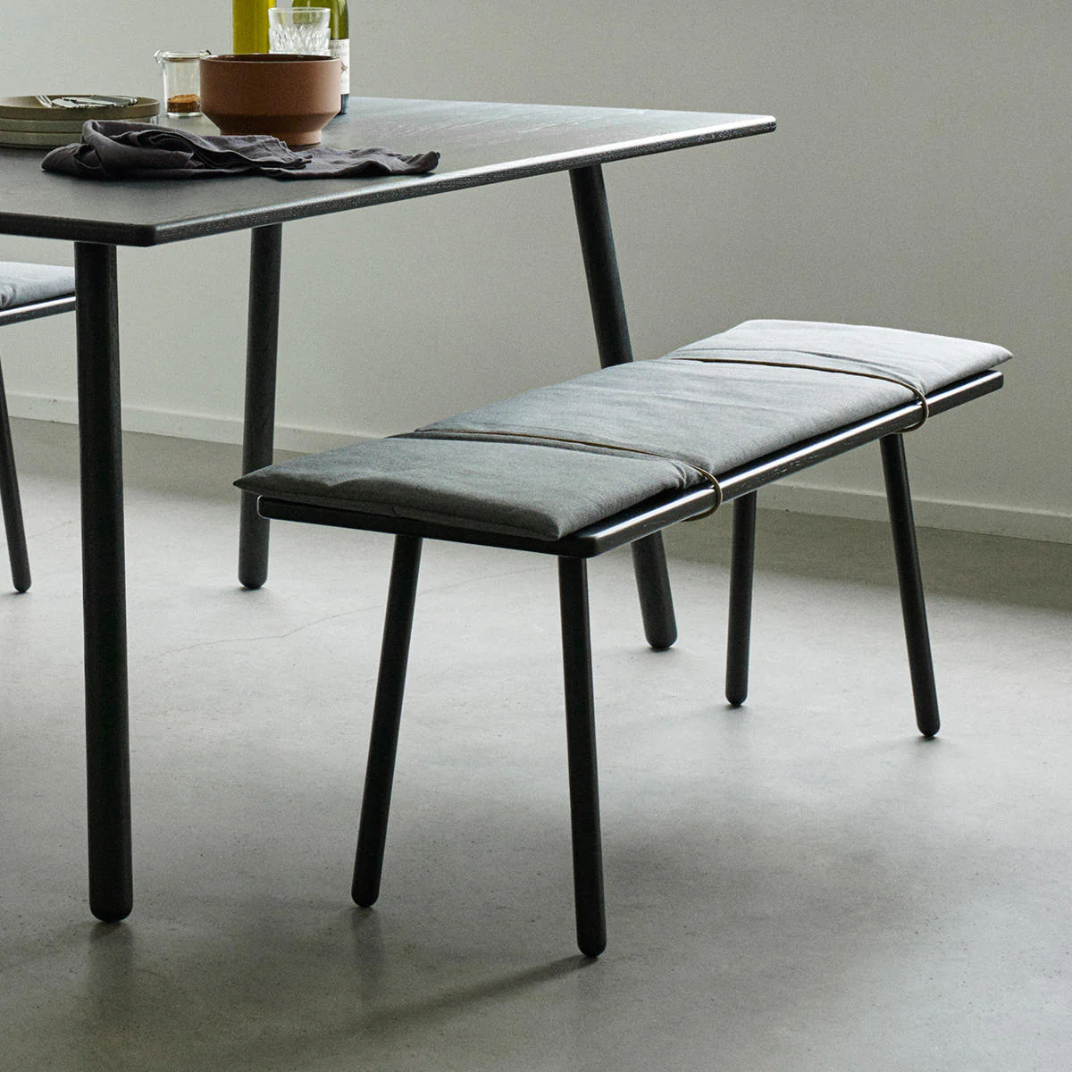 Georg Bench with cushion - Image 3