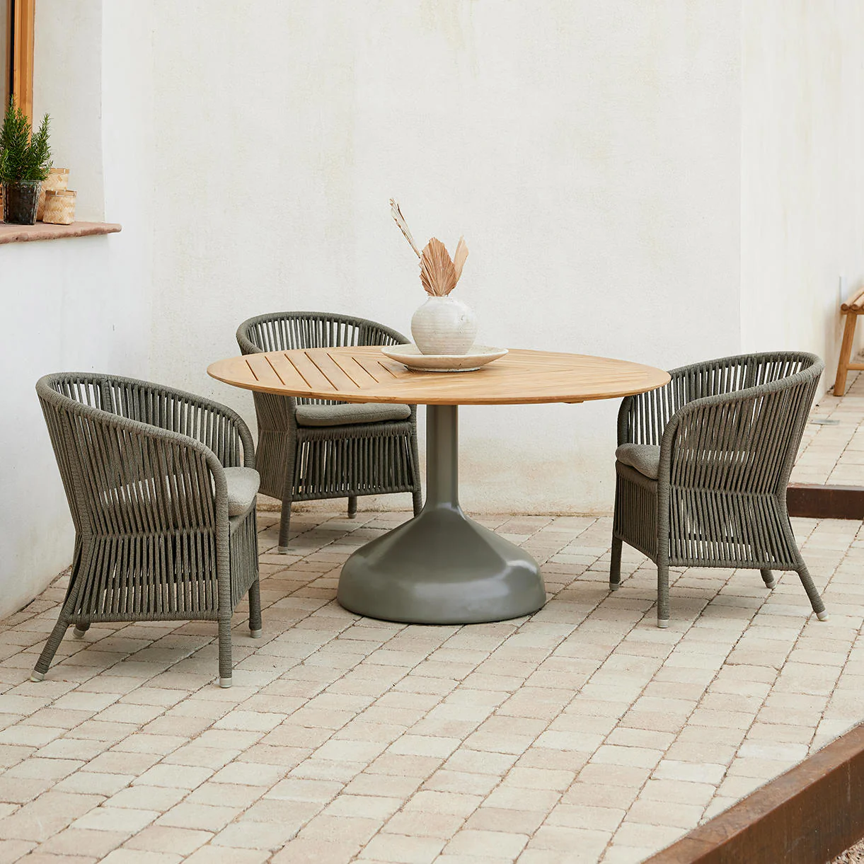 Glaze Round Dining Table - Image 2