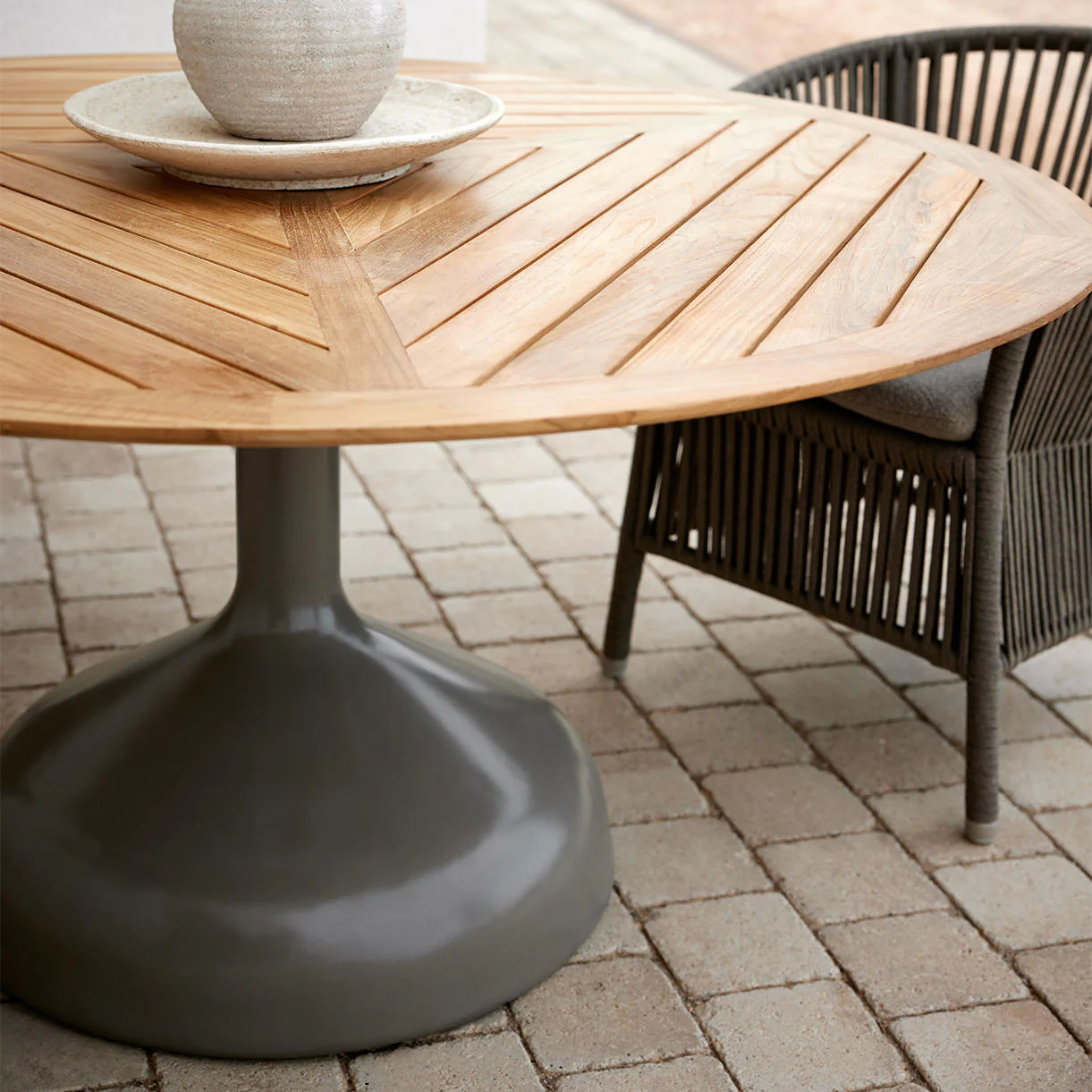 Glaze Round Dining Table - Image 4