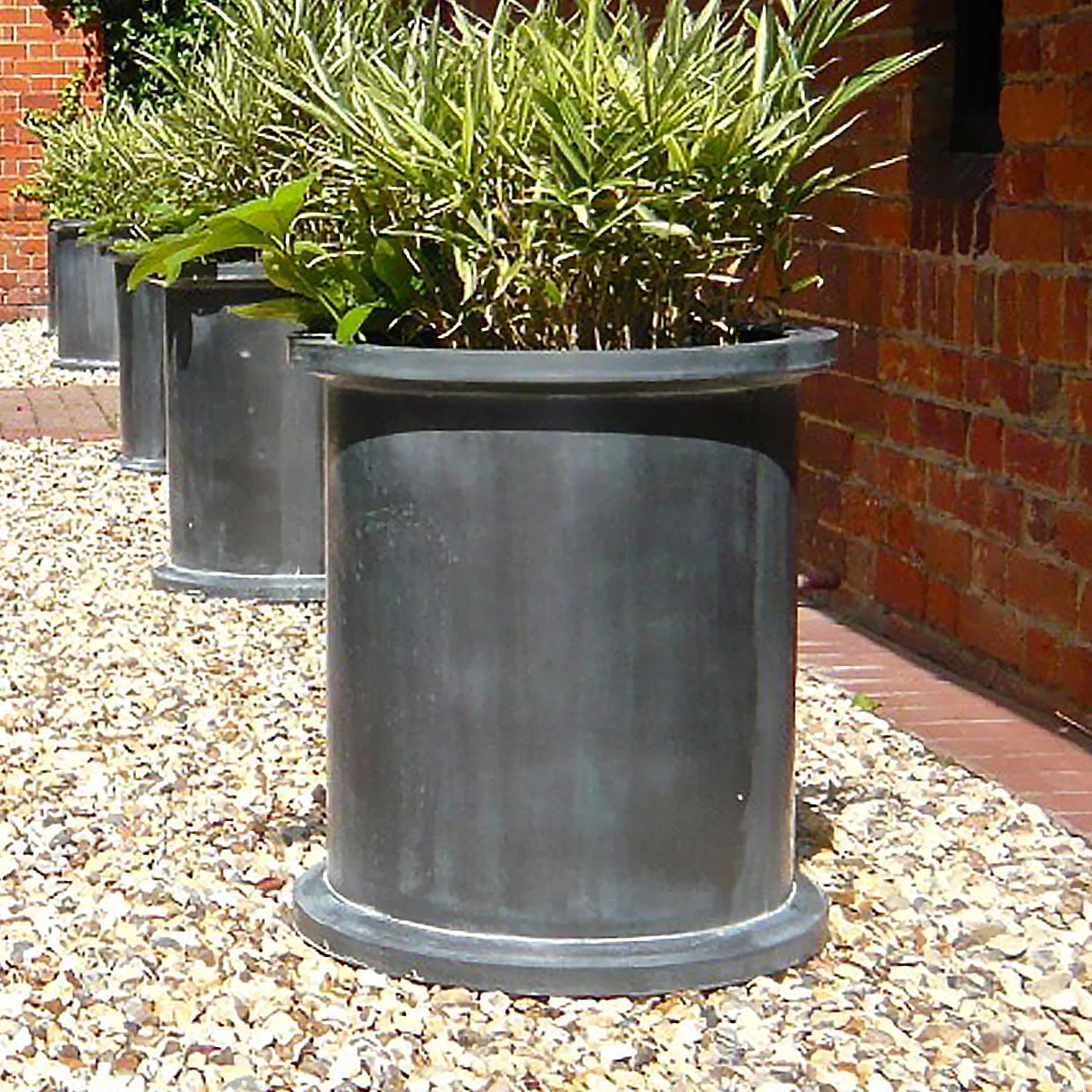Grosvenor Round Planter
