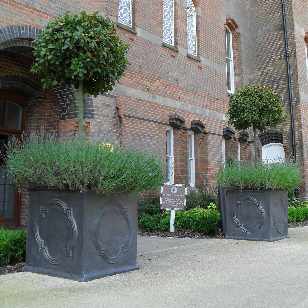 Hampton Wick Tank Planter