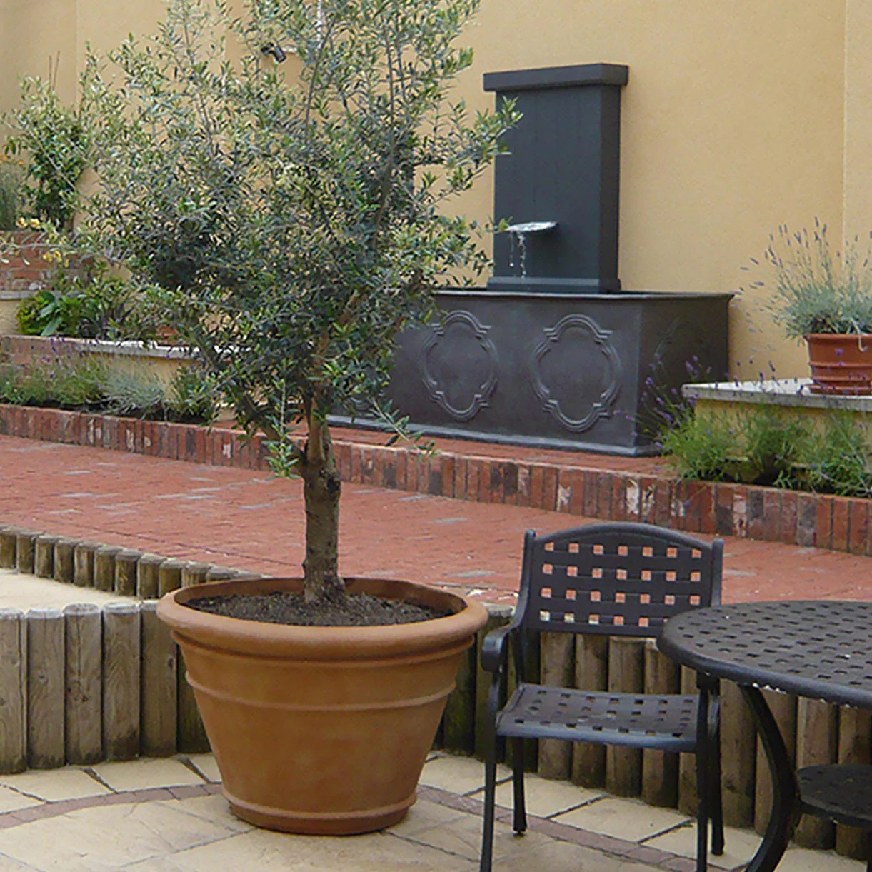 Hampton Wick Tank Planter - Image 4