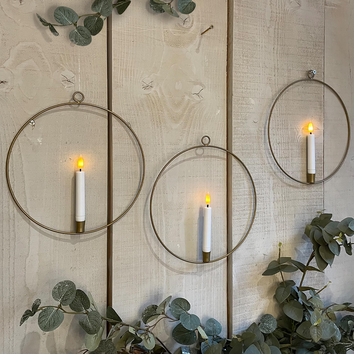3 Hanging Gold Rings with Flickering LED Candles