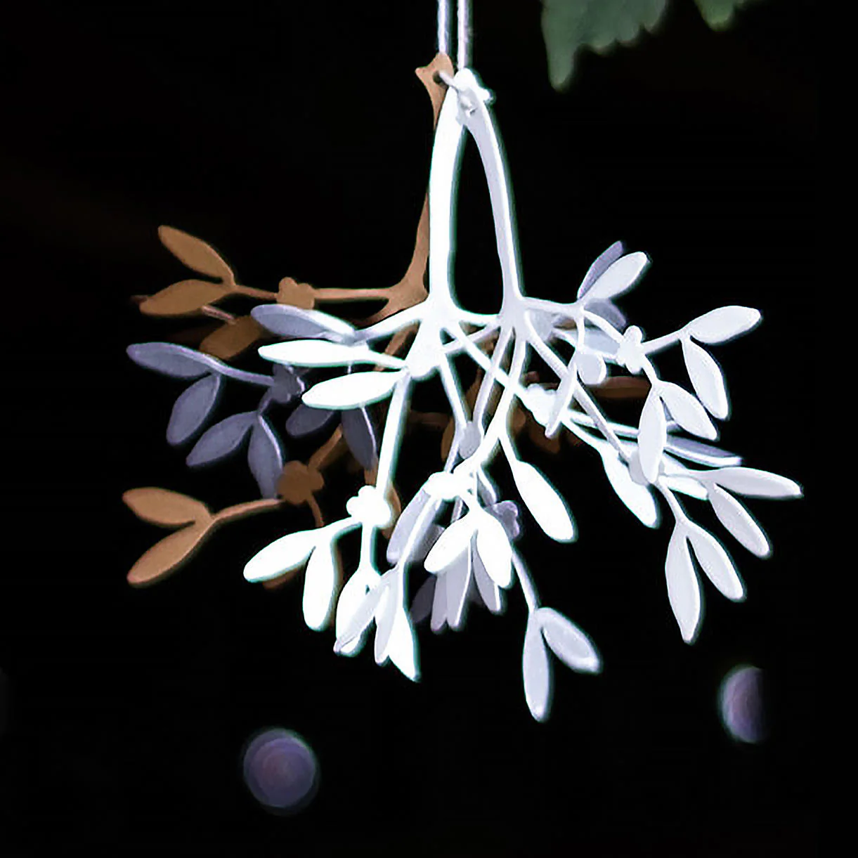 Hanging Mistletoe Metal Decoration - Image 4