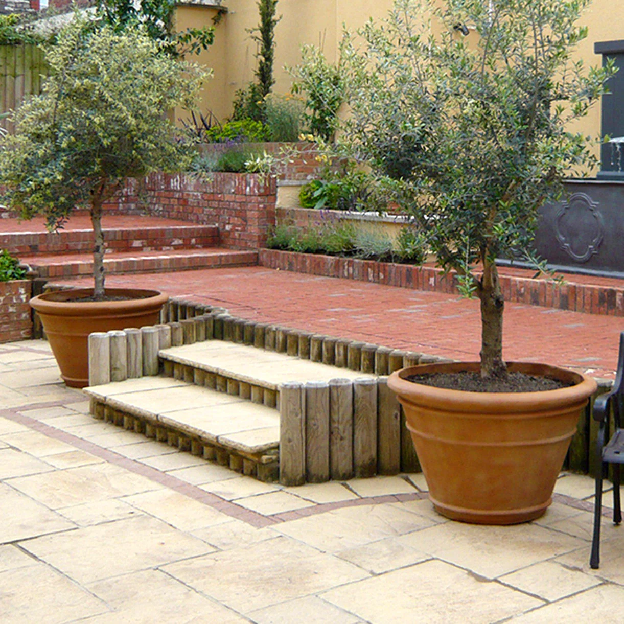 Large Classic Planters - Image 3