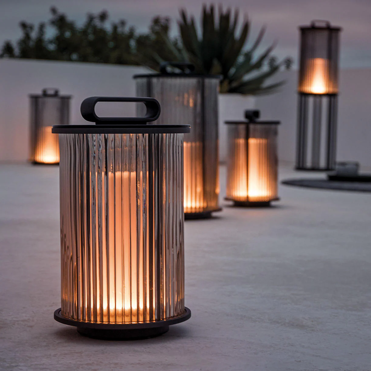 Solar Line Glass Lantern - Image 2