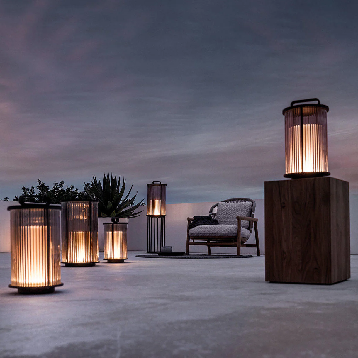 Solar Line Glass Lantern - Image 3