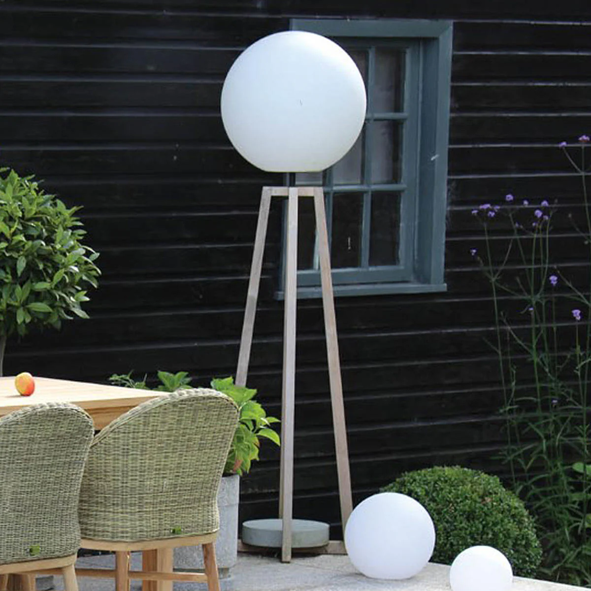 Luna Standard Outdoor Floor Lamp