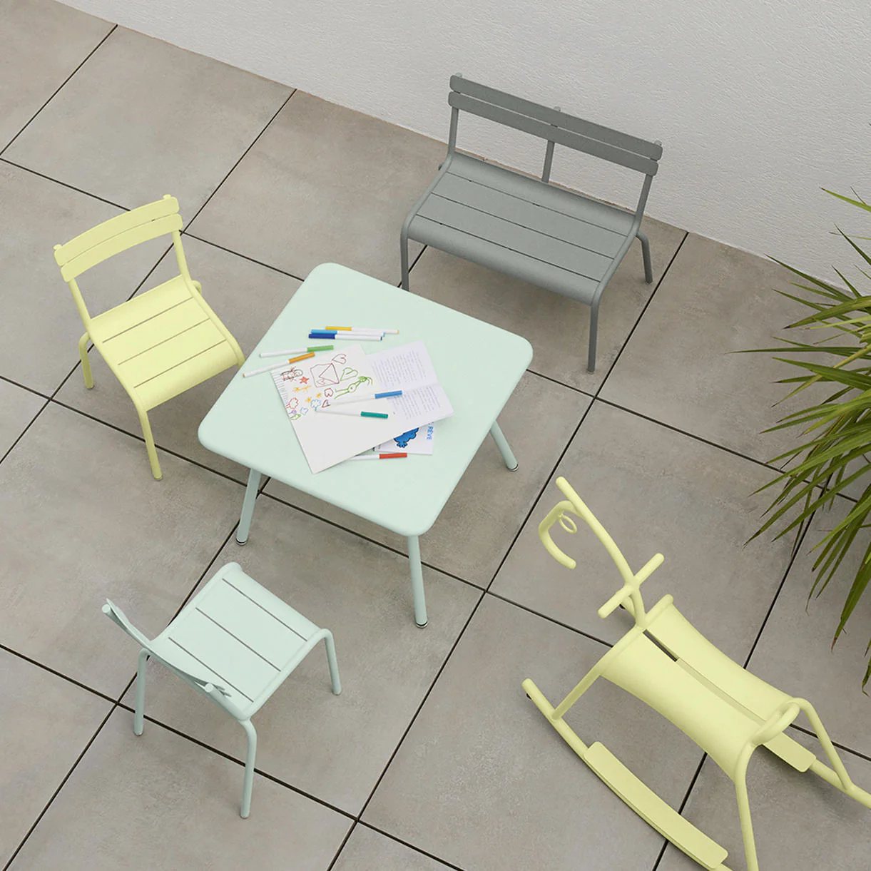 Luxembourg Kid Bench - Image 4