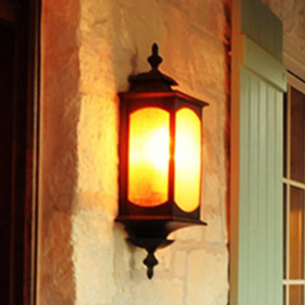 Market Square Outdoor Wall Lantern