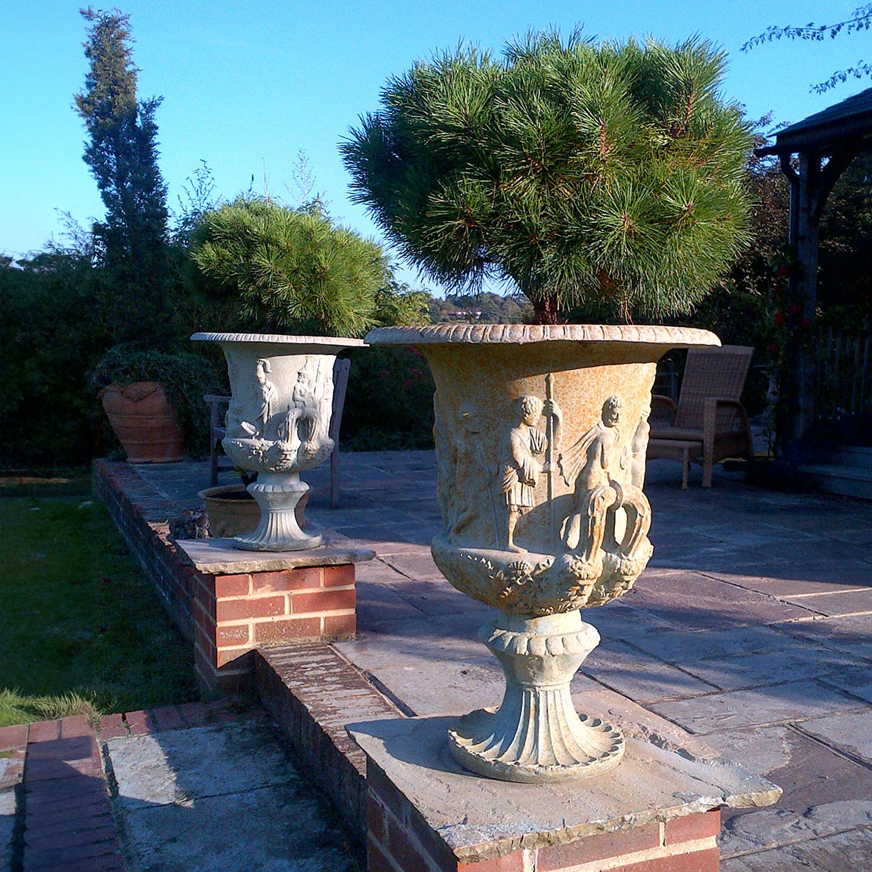 Medici Urn Planter - Image 2
