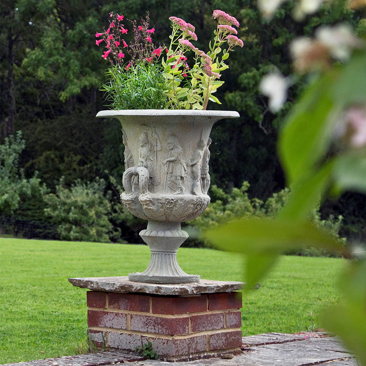 Medici Urn Planter - Image 3