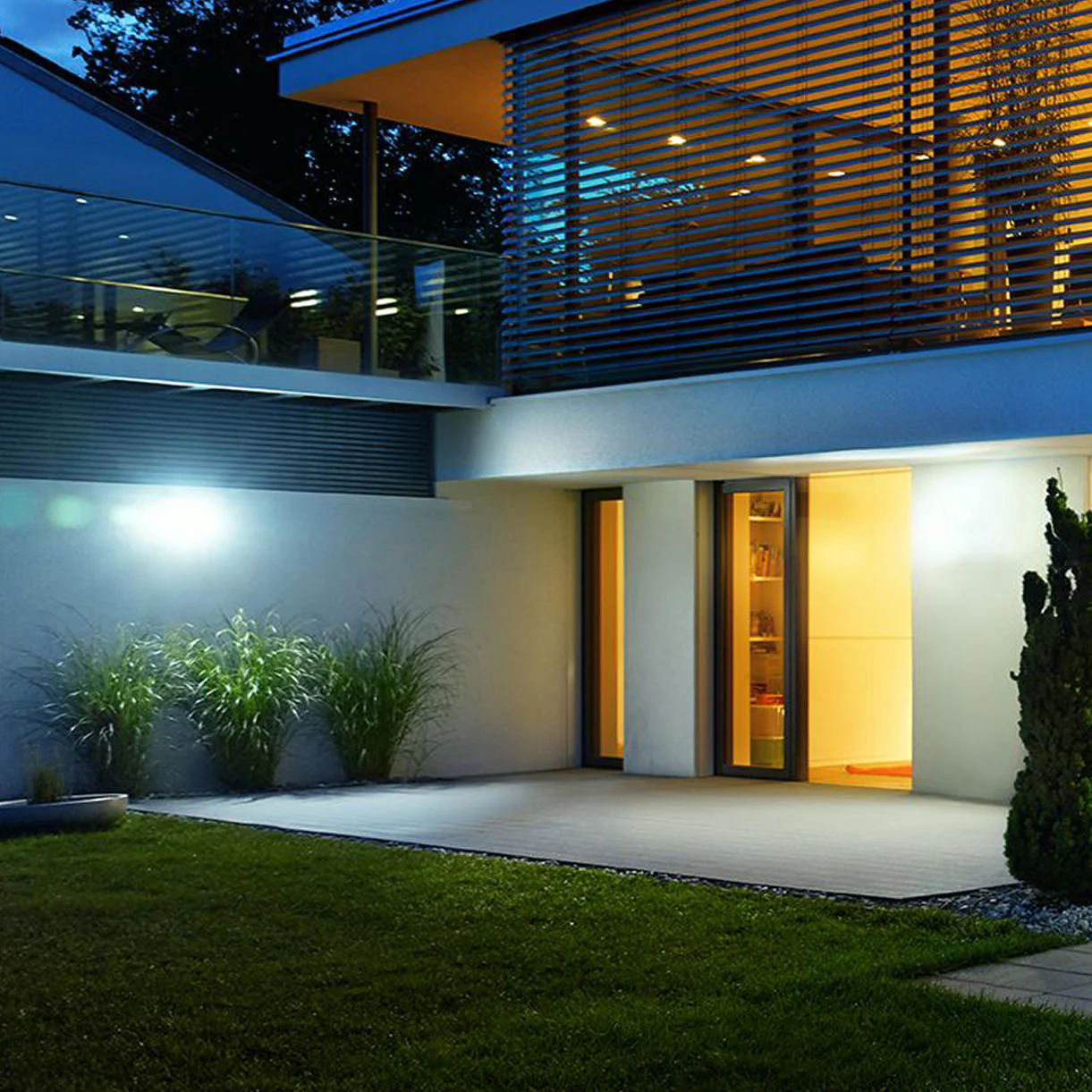 Outdoor Motion Sensor LED Curved Floodlights - Image 2