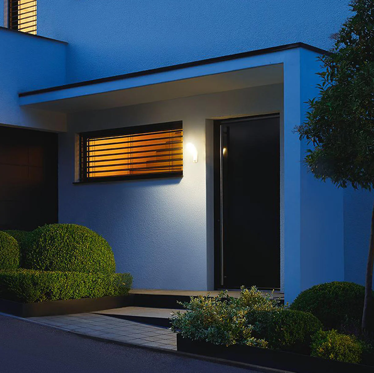 Outdoor Motion Sensor LED Slim Floodlights - Image 4