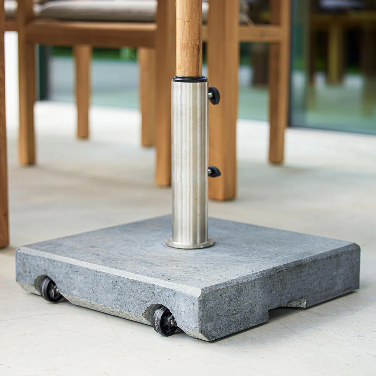 Parasol Base Matt Grey with Wheels