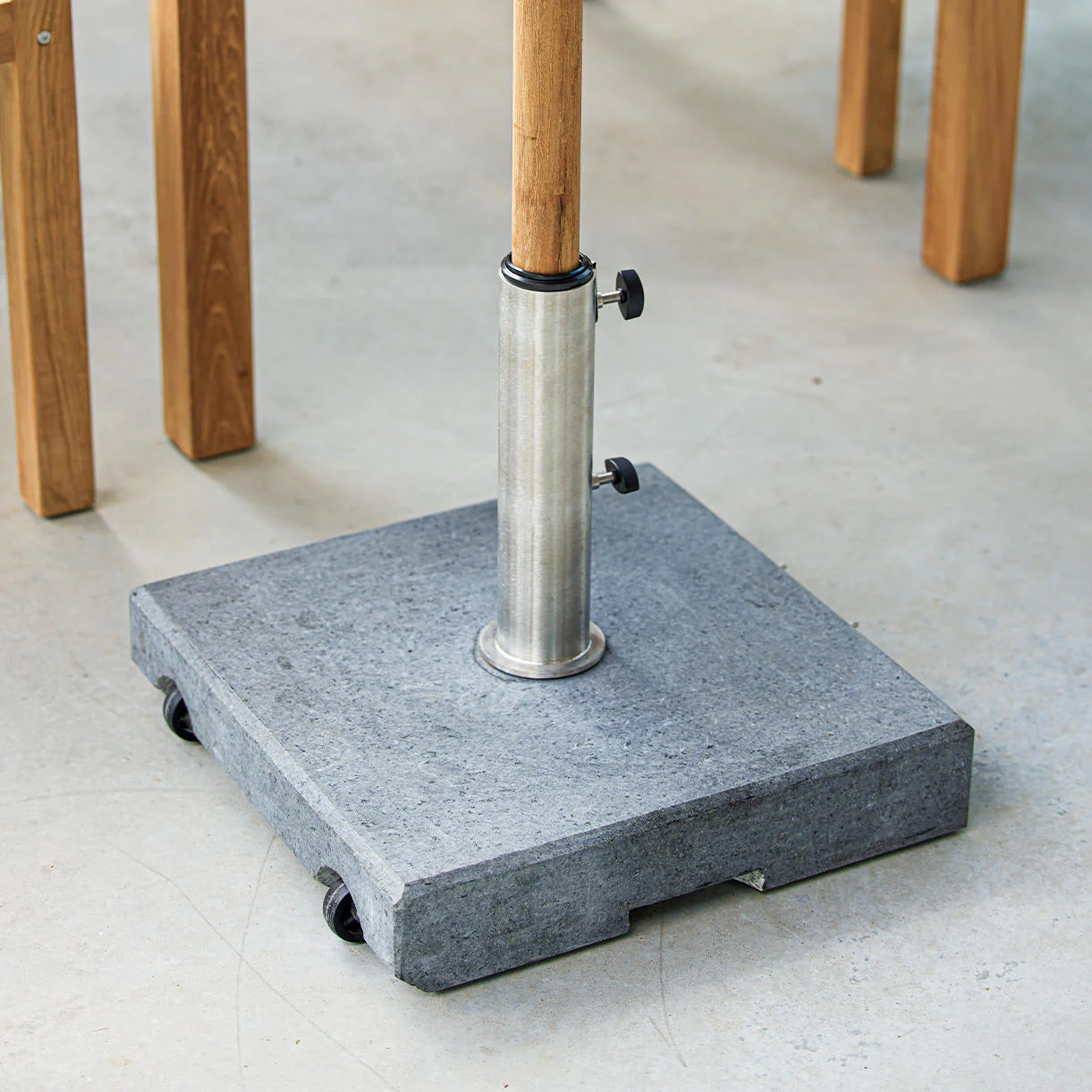 Parasol Base Matt Grey with Wheels - Image 2