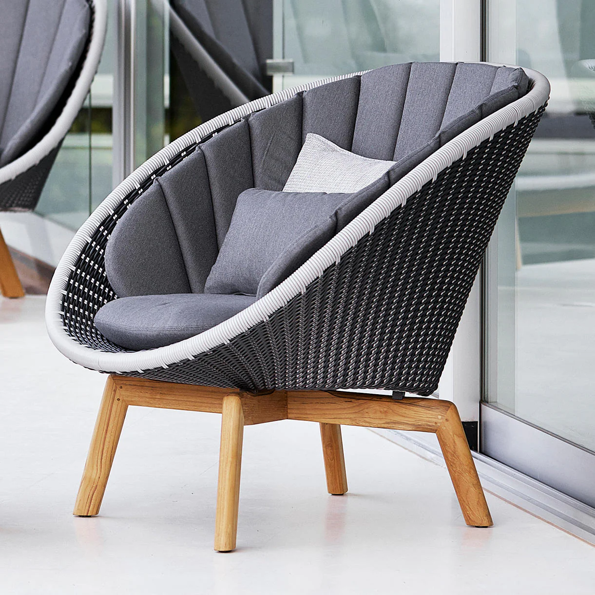 Peacock Outdoor Lounge Chair - Image 2