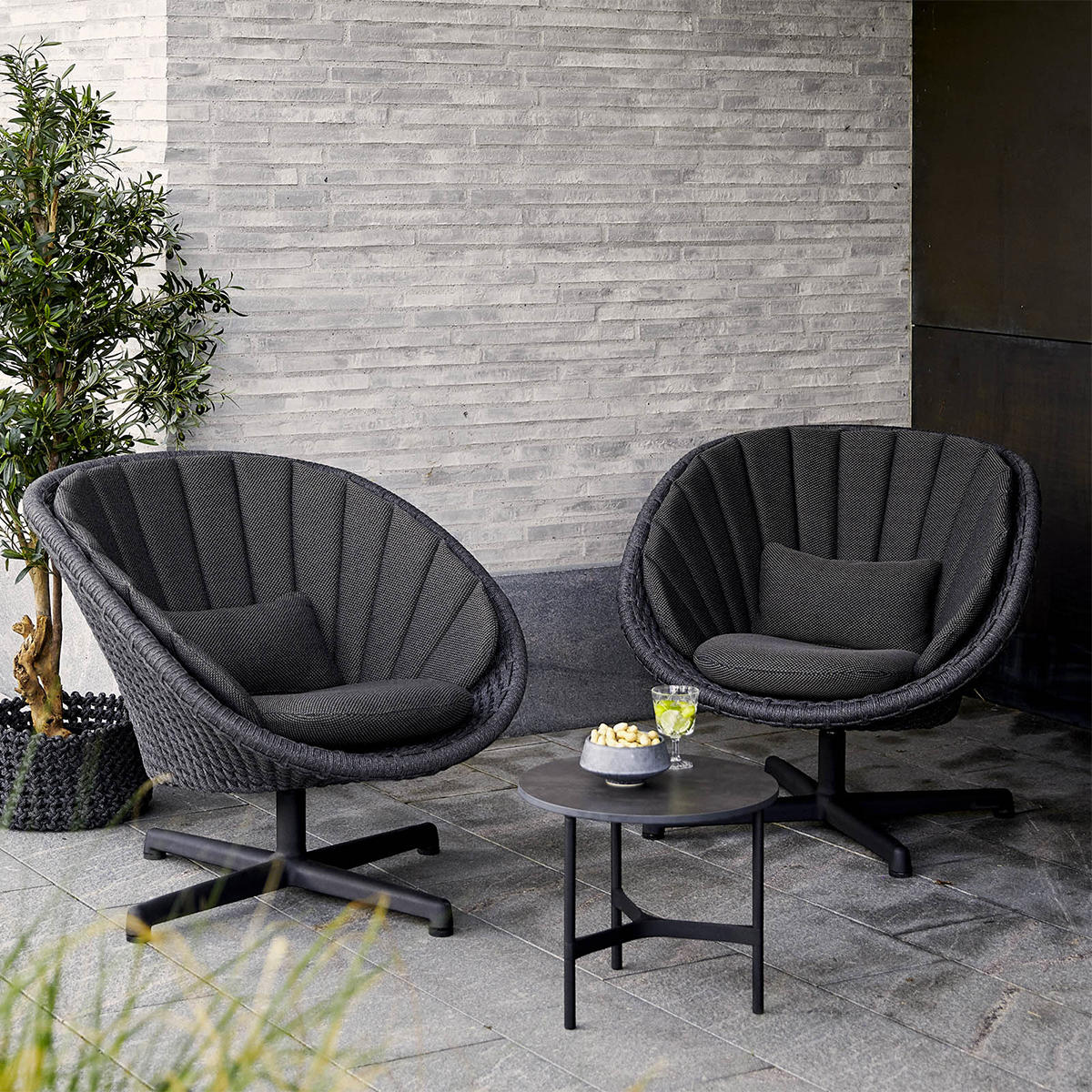 Peacock Rope Outdoor Lounge Swivel Chair