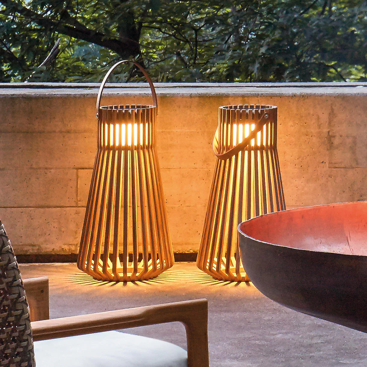Ray Teak LED Lantern