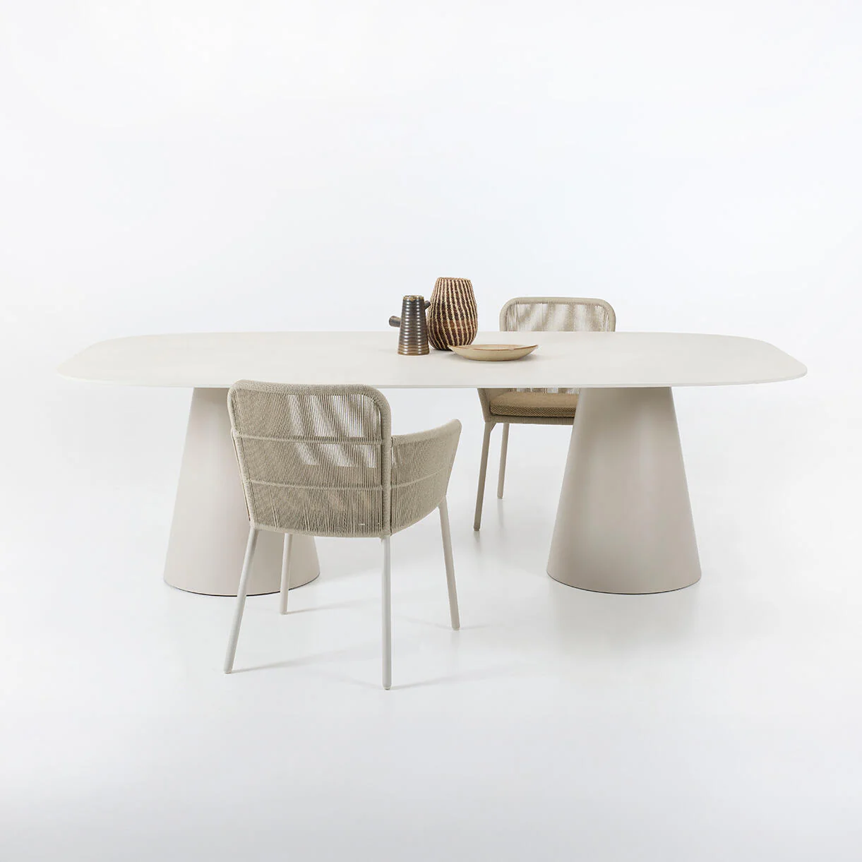 Sandro Rectangular Dining Table - Image 3