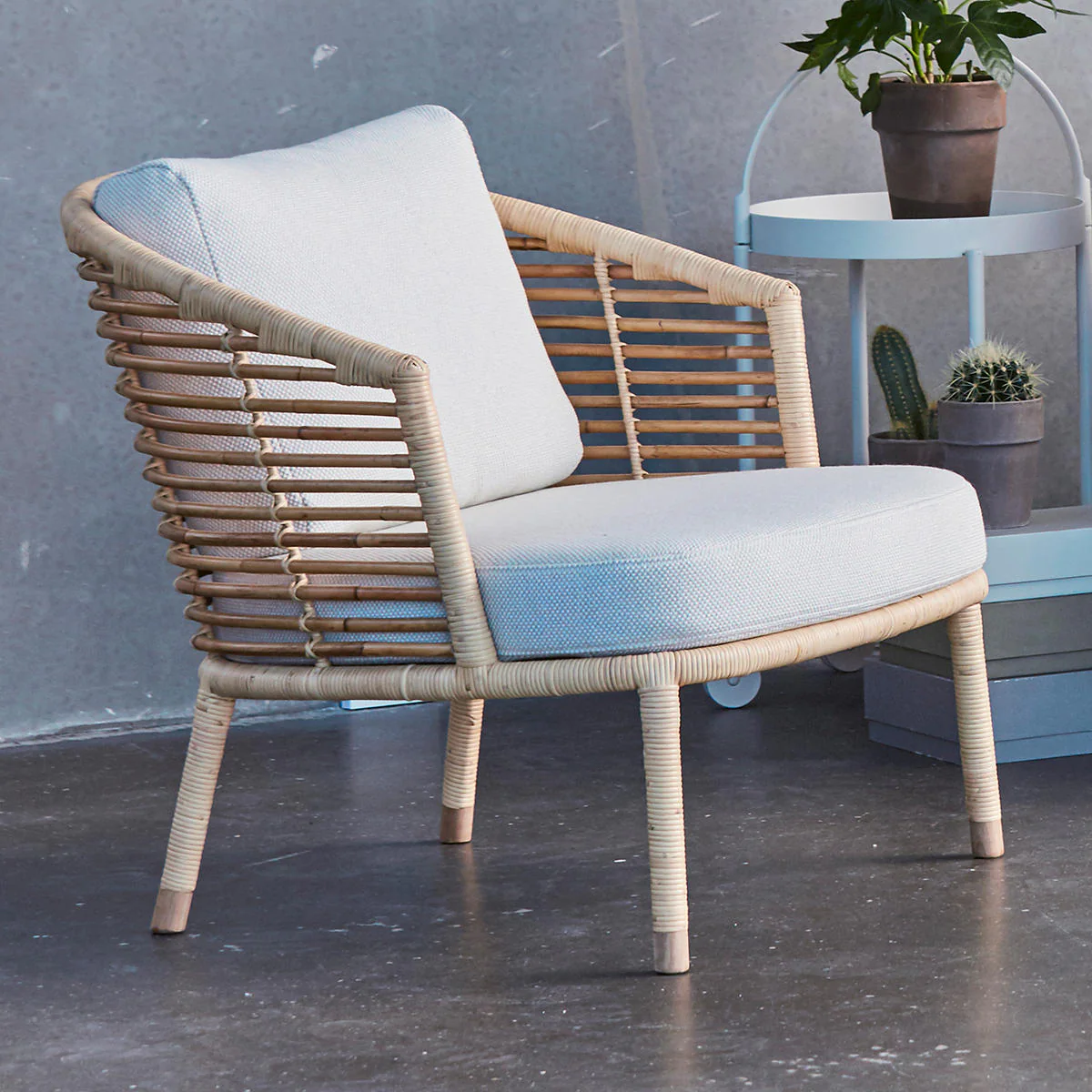 Sense Indoor Lounge Chair