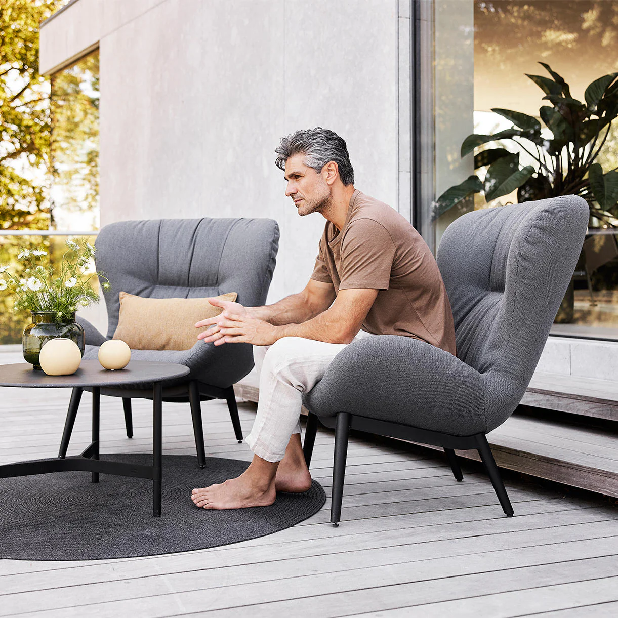 Serene Outdoor Lounge Chair