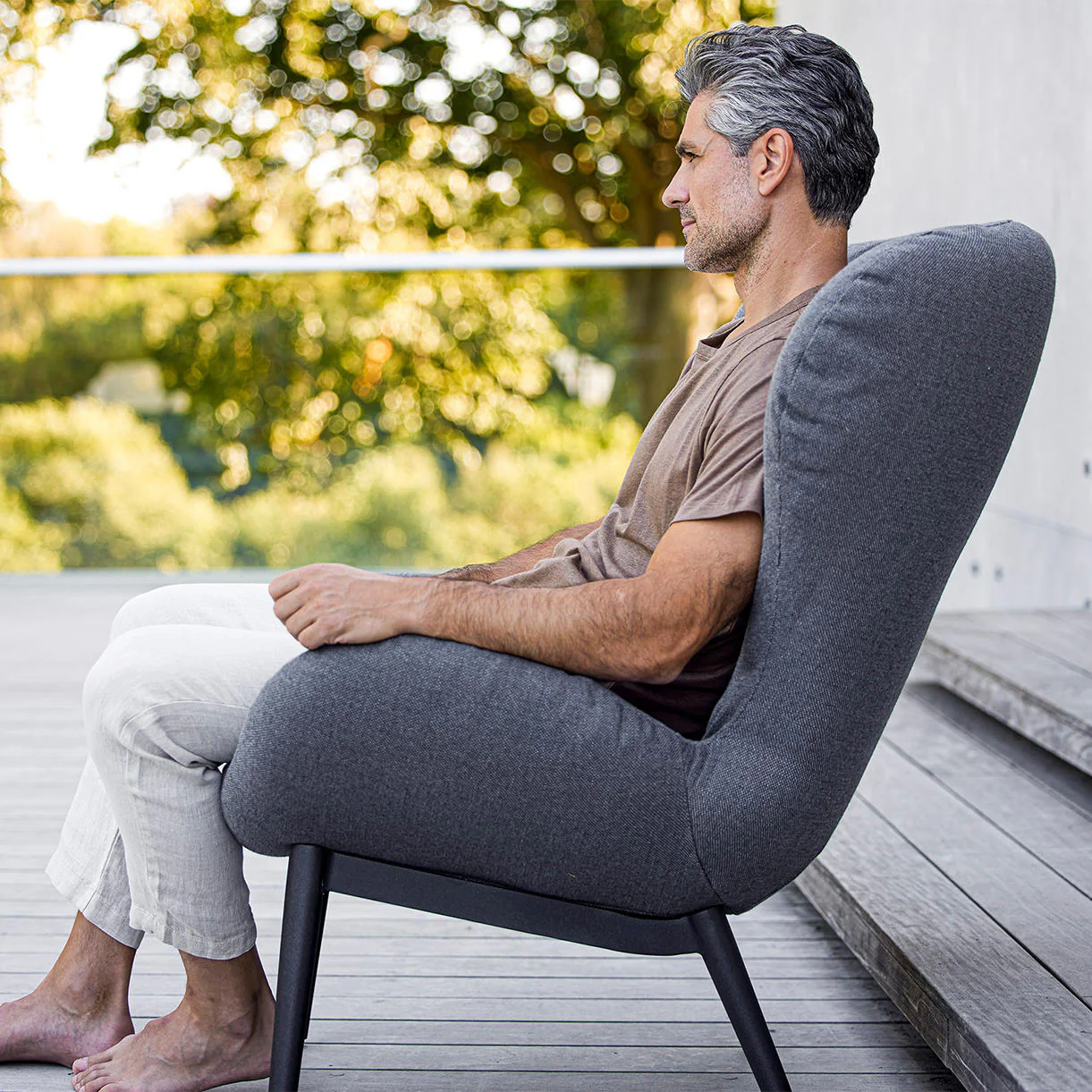 Serene Outdoor Lounge Chair - Image 3