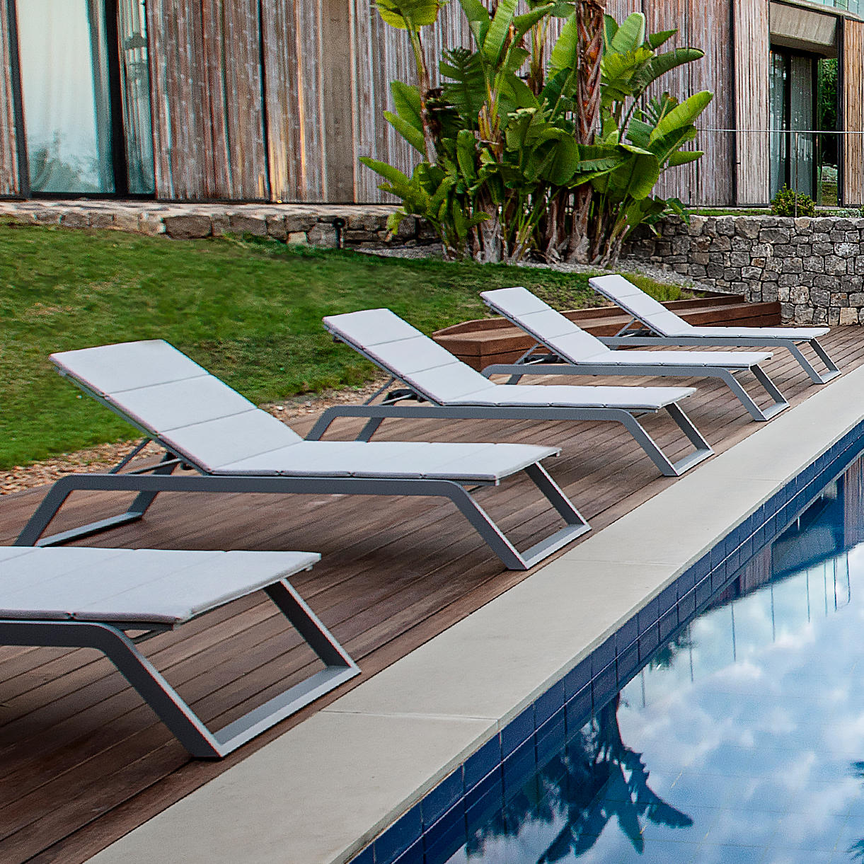 Siesta Sun Lounger - Image 5
