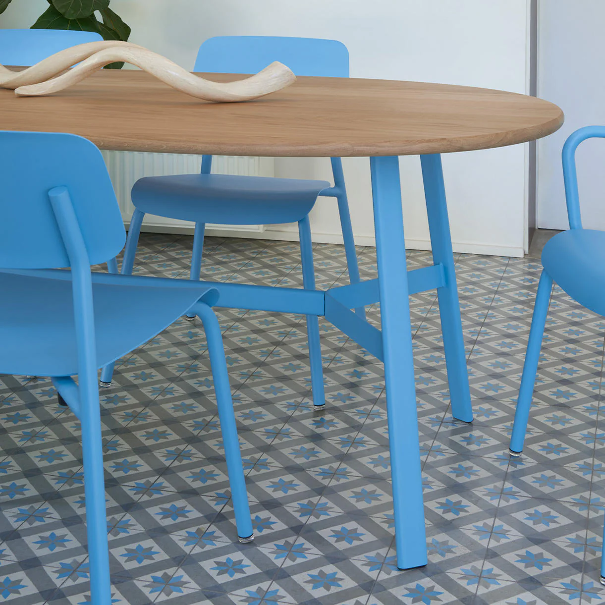 SO'O Oval Indoor Oak 220 x 95cm Table - Image 3
