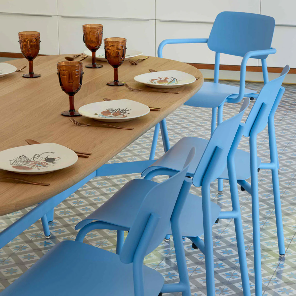 SO'O Oval Indoor Oak 220 x 95cm Table - Image 4