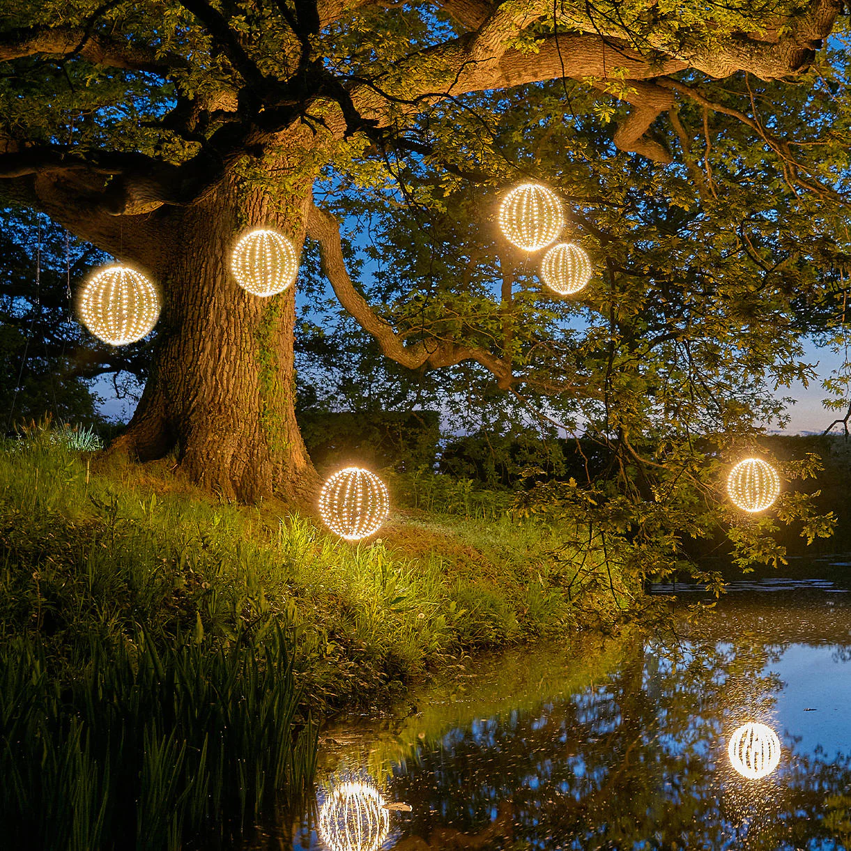 Solar Outdoor LED Decorative Spheres