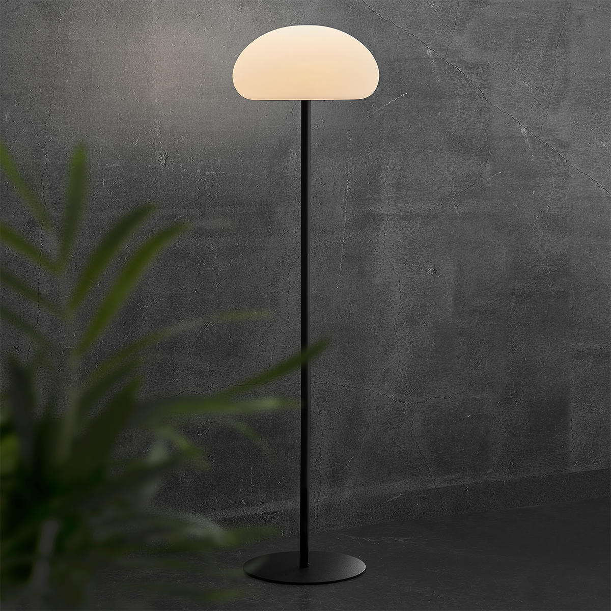 Sponge 34 Outdoor Standard Lamp